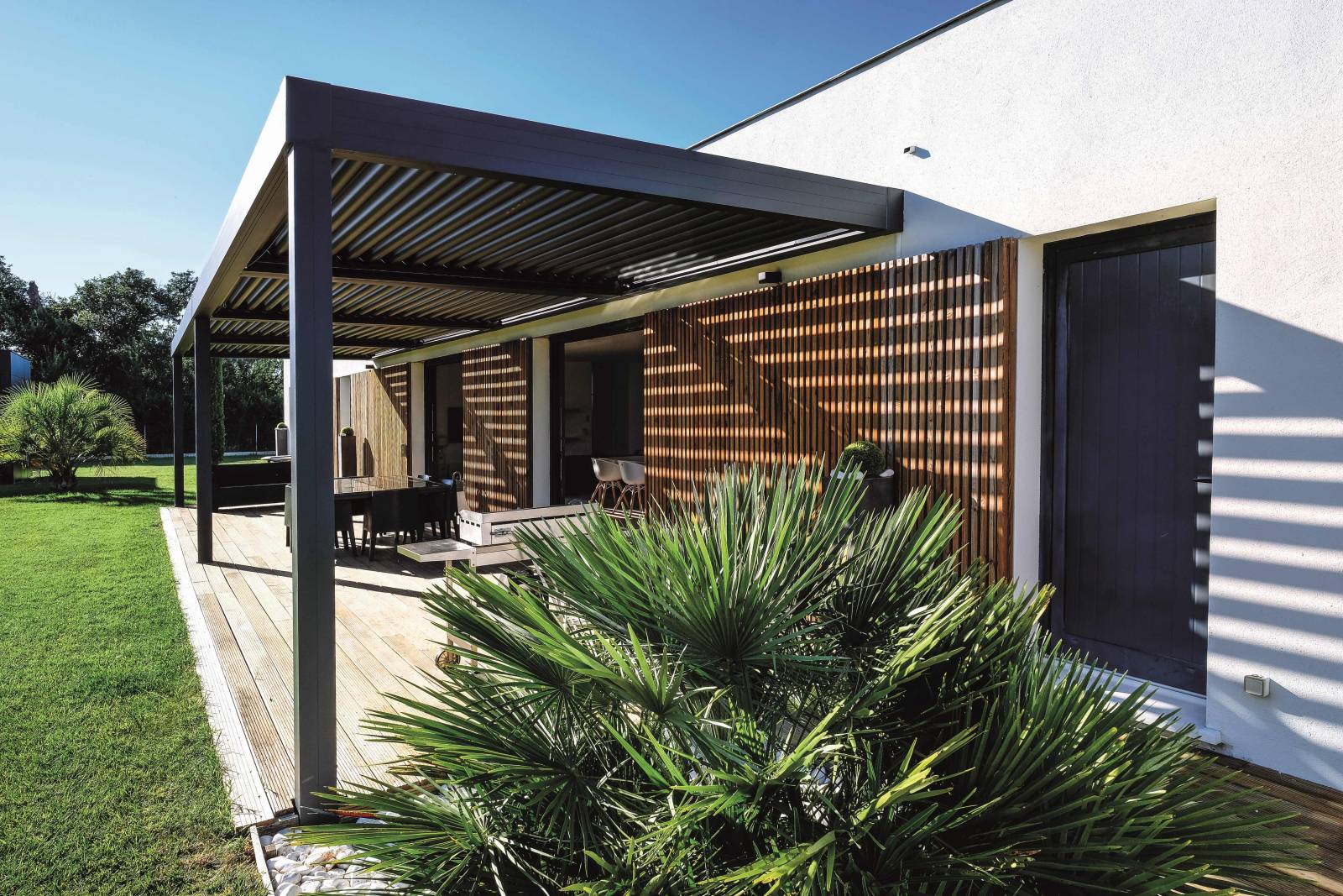 Optez pour nos pergolas bioclimatique sur Mérignac