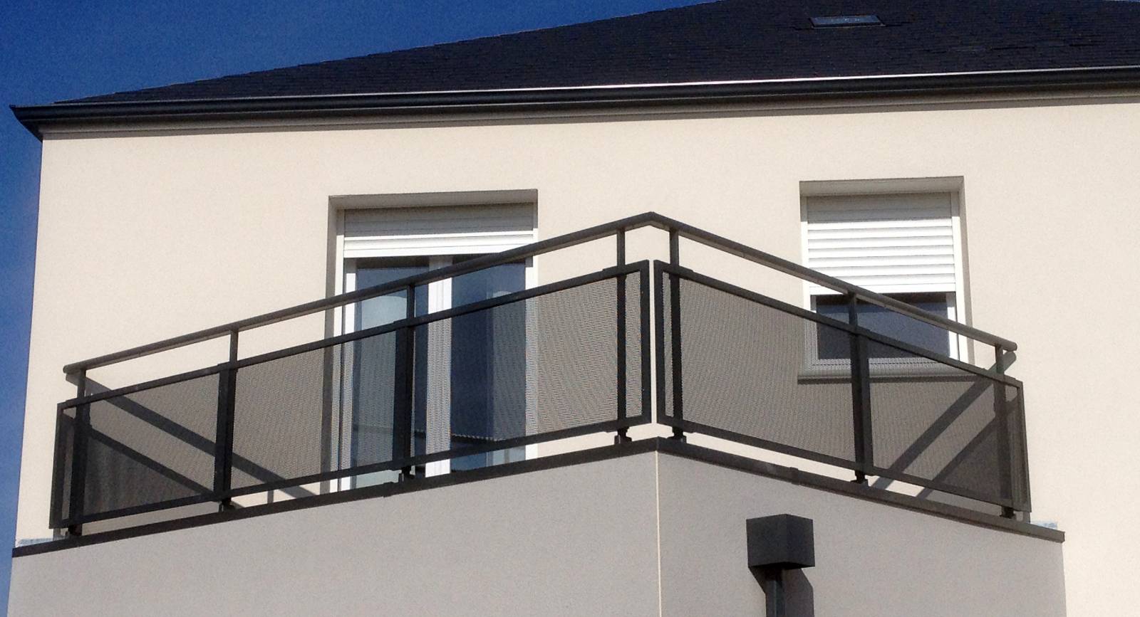 Optez pour nos garde-corps en aluminium résistant à proximité de Bordeaux