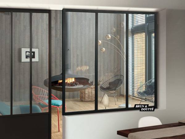 Besoin de nouvelles menuiseries, notre équipe à Mérignac vous accompagne dans votre projet de verrière en aluminium