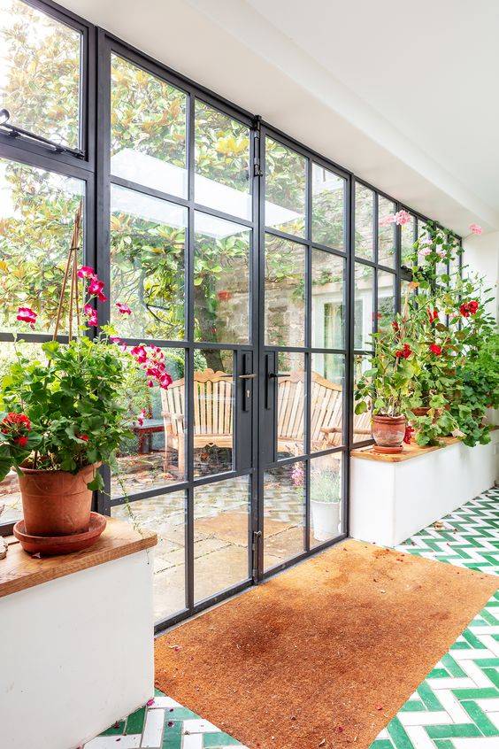 Vente et pose de verrière sur mesure près de Bordeaux pour jardin