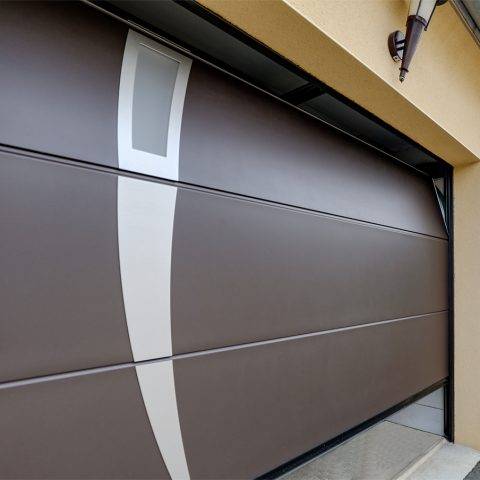 devis gratuit pour fourniture et pose d'une porte de garage sectionnelle autour de Bordeaux