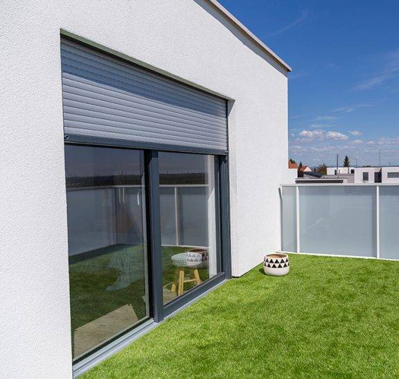 Entretien d'un volet roulant Soprofen sur mesure de qualité sur Mérignac