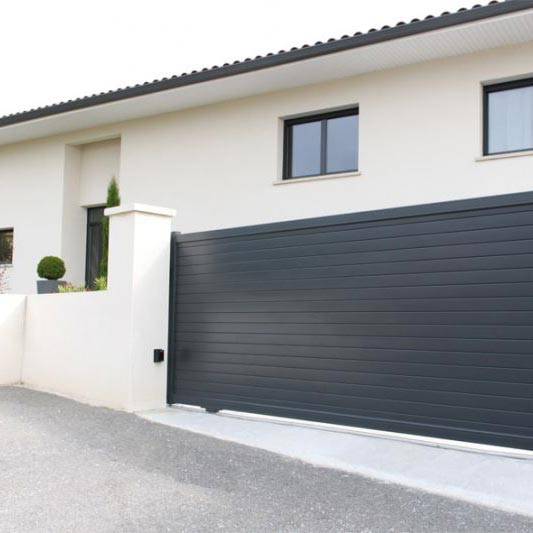Installation d'un portails coulissant en aluminium à proximité de Bordeaux