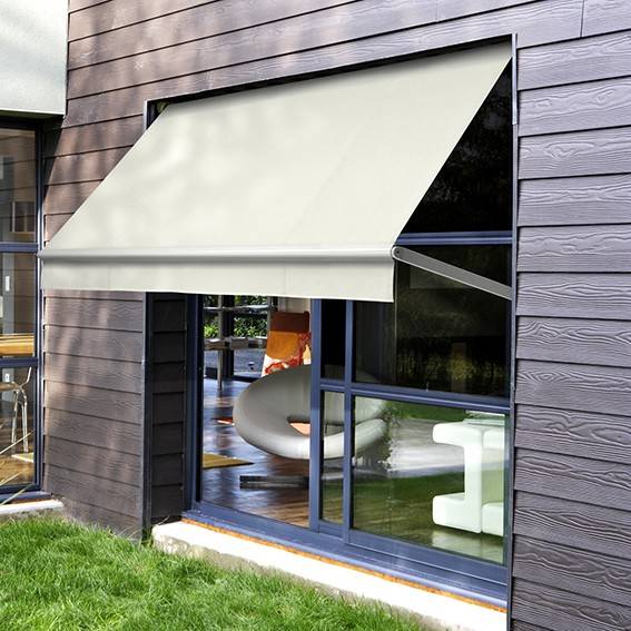 Installation de stores extérieurs avec Les Menuiseries de Capeyron à Bordeaux